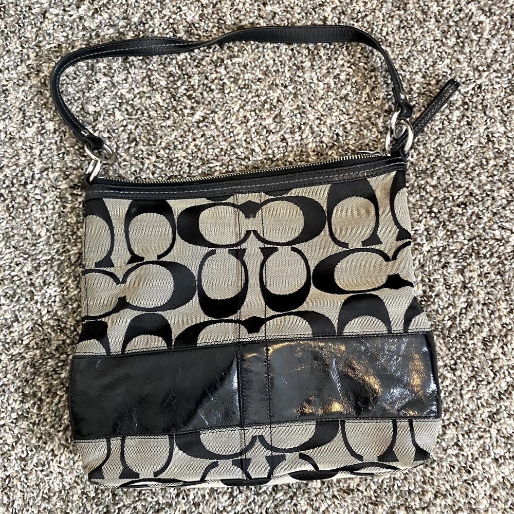 Coach medium size shoulder bag